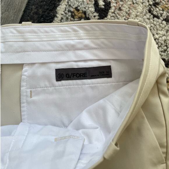 G/FORE Mens Stretch Tech Twill Golf Shorts Cream - Picture 3 of 6